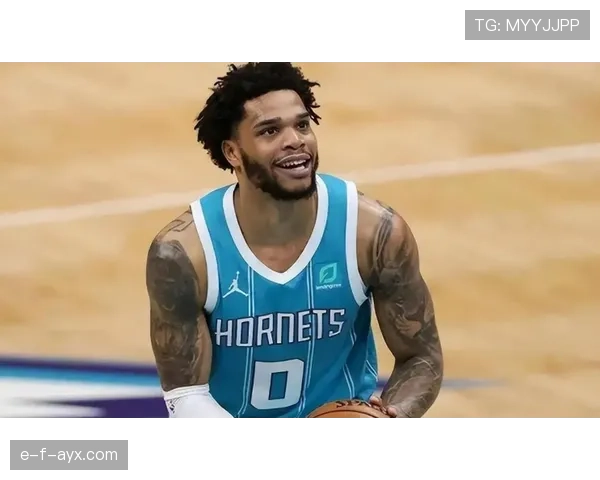 新援加盟！顶级前锋强势签约，状态回暖引爆球迷期待