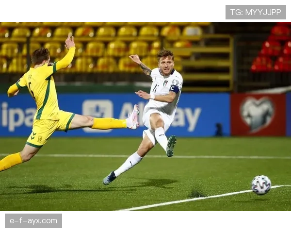 库尔图瓦庆祝动作背后的意大利足球文化烙印:个人魅力如何被传统塑造 库尔图瓦庆祝动作背后的意大利足球文化烙印:个人魅力如何被传统塑造