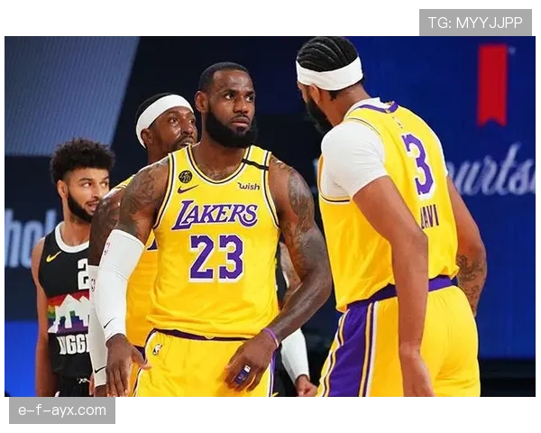 拉里·伯德连续三分命中率领先对比队友 提升球队关键时刻得分效率