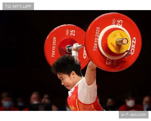 侯志慧健身房自拍堆满柜子，普通妹子简直没法比！